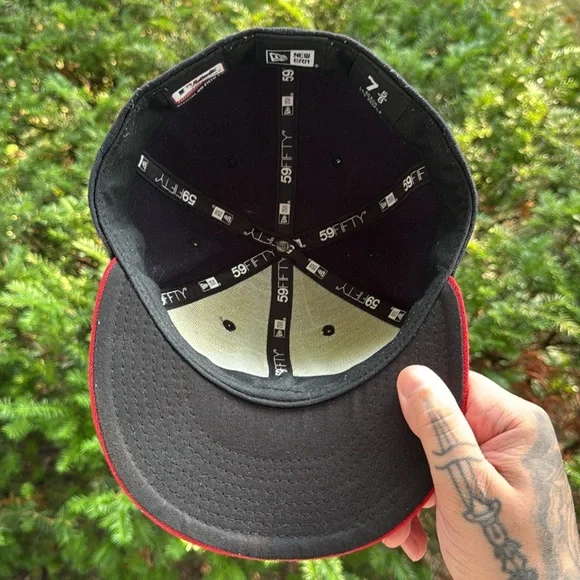 Early 2000’s Cleveland Indians Chief Wahoo Fitted Baseball Hat - Picture 5 of 7